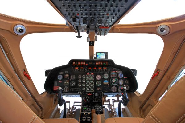 agusta-a109-aii-cockpit2C53FB5B-EA79-95ED-AB6F-EDFA517378DA.jpg
