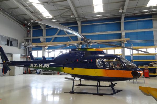 eurocopter-as355-f2-exterior-10B6085D09-0996-B5CE-8633-6E216F921352.jpg